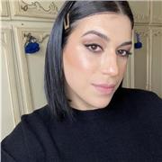 Giovane insegnante di italiano con esperienza pregressa dopo scuola per elementari